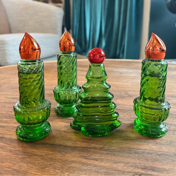 4 nostalgic Avon, cologne, decanters shaped like Christmas trees, and candles - Picture 3 of 5